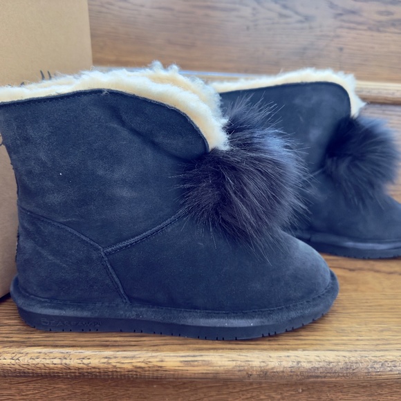 BEARPAW Libby Suede Sheepskin Pom Pom Boot 9 NWT - Picture 4 of 7
